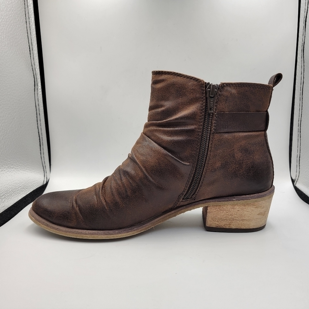 Bare Traps Pennie Brown Faux Leather Block Heel Ankle Boots Sz 8.5 - Picture 9 of 11
